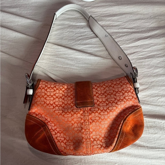 Vintage Coach Soho Orange Bag - Picture 2 of 12